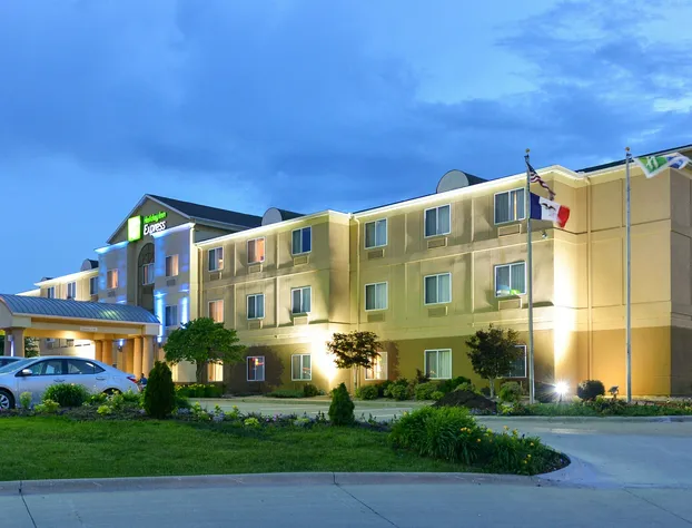 Holiday Inn Express Hotel & Suites Burlington by IHG hotel detail image 4