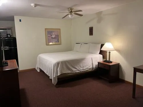 Four Seasons Motel hotel detail image 3