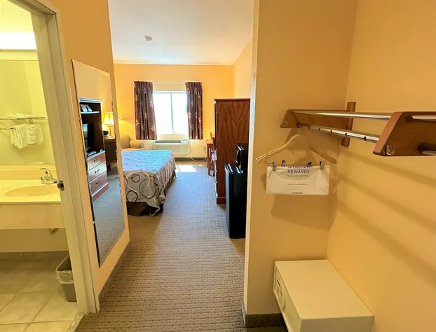 Super 8 by Wyndham Topeka at Forbes Landing hotel detail image 1