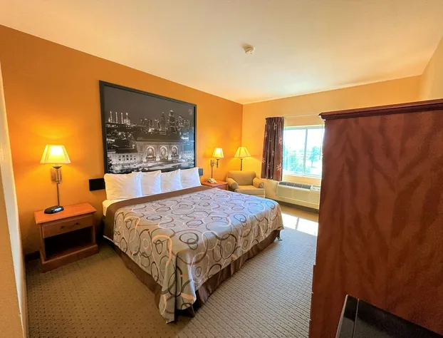 Super 8 by Wyndham Topeka at Forbes Landing hotel detail image 4