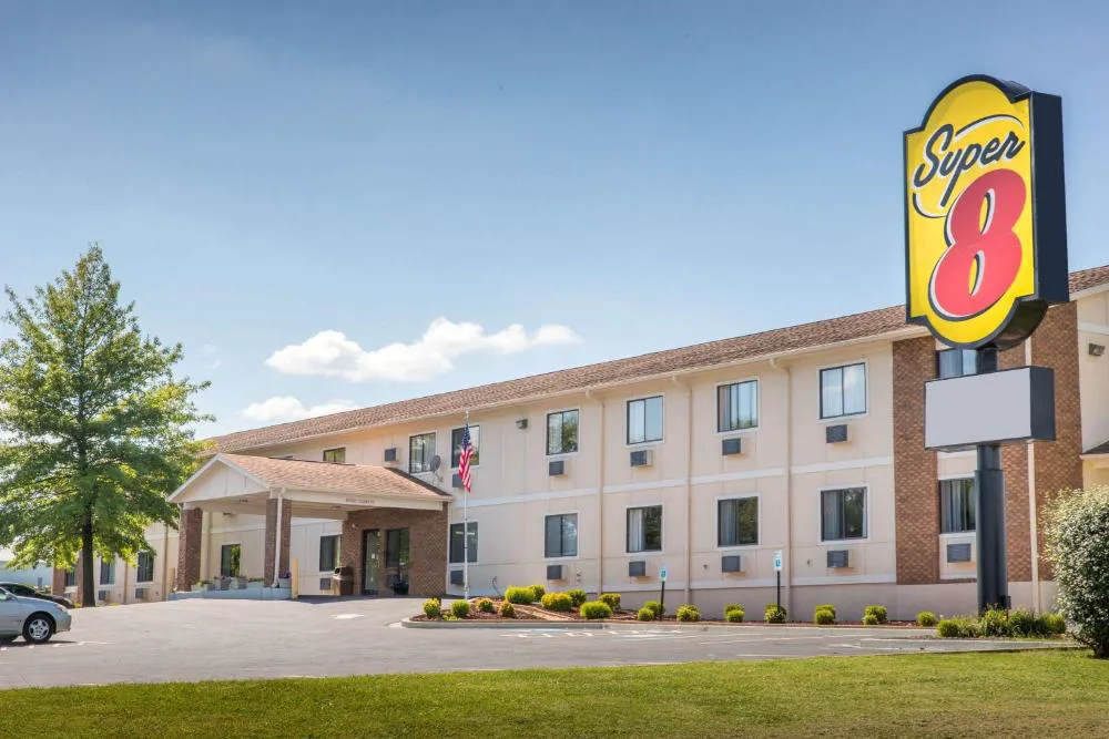 Super 8 by Wyndham Danville hotel hero