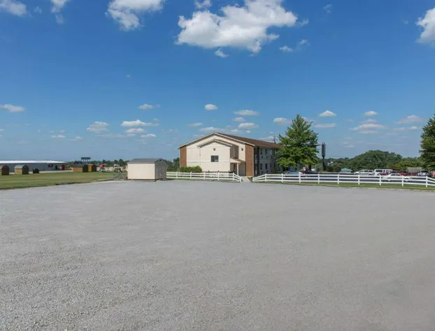 Super 8 by Wyndham Danville hotel detail image 3