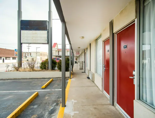 OYO Hotel Hutchinson KS West 4th Ave hotel detail image 1