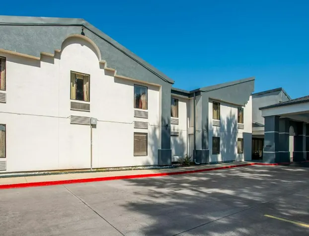 Quality Inn & Suites Lafayette hotel detail image 1