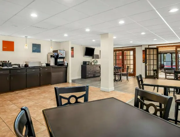 Quality Inn & Suites Lafayette hotel detail image 4