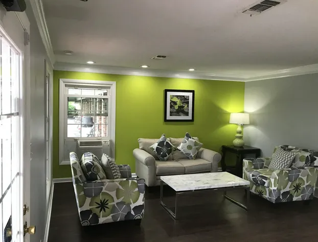 The Hometown Inn hotel detail image 3