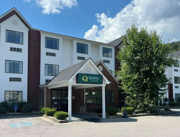 Quality Inn & Suites Prestonsburg next to Mountain Arts Center hotel detail image 1