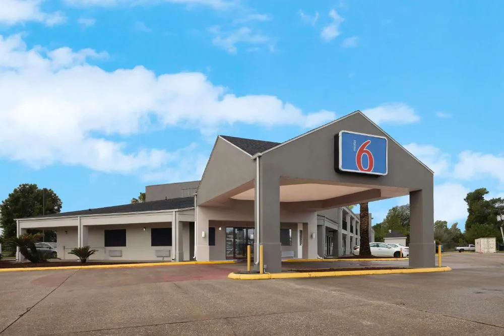 Motel 6 Lake Charles, LA hotel hero