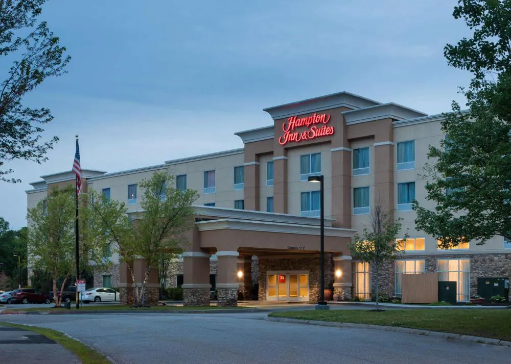 Hampton Inn & Suites Westford-Chelmsford hotel hero
