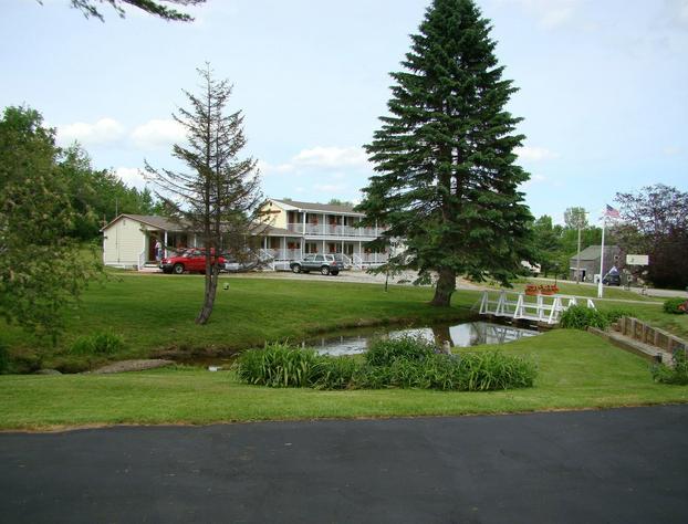 Bay Leaf Cottages & Bistro hotel detail image 1