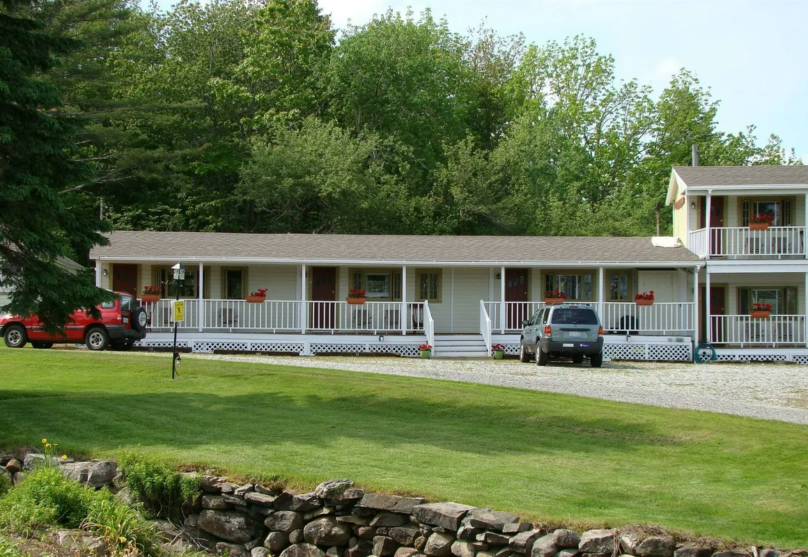 Bay Leaf Cottages & Bistro hotel hero