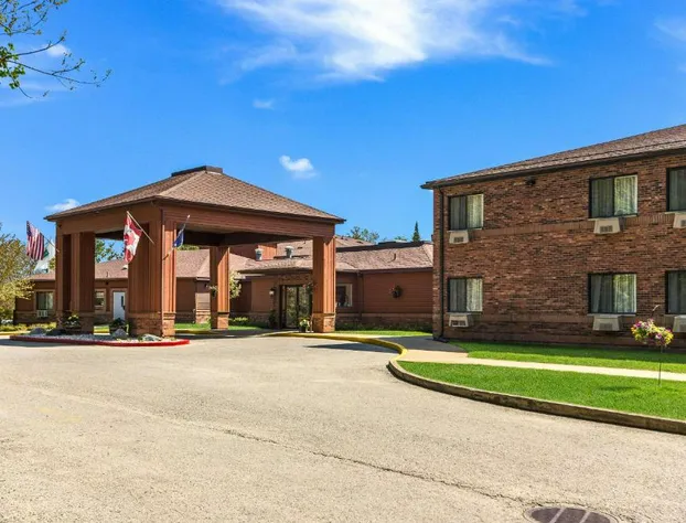 City Express by Marriott Petoskey Harbor Springs hotel detail image 1