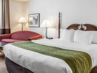 Quality Inn Petoskey-Harbor Springs hotel detail image 2