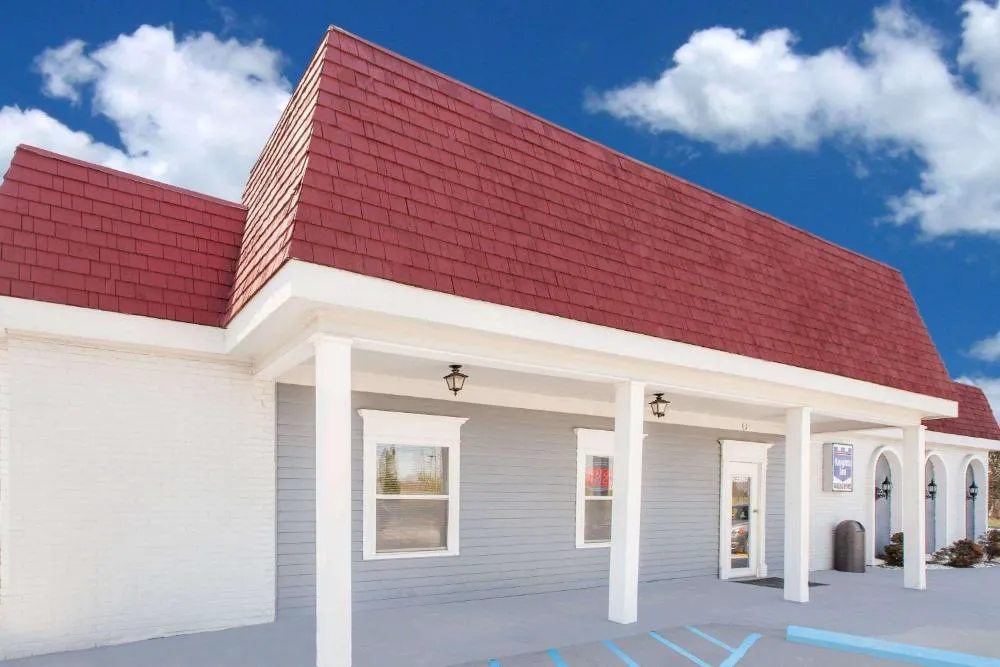 Imperial Inn Grand Blanc hotel hero