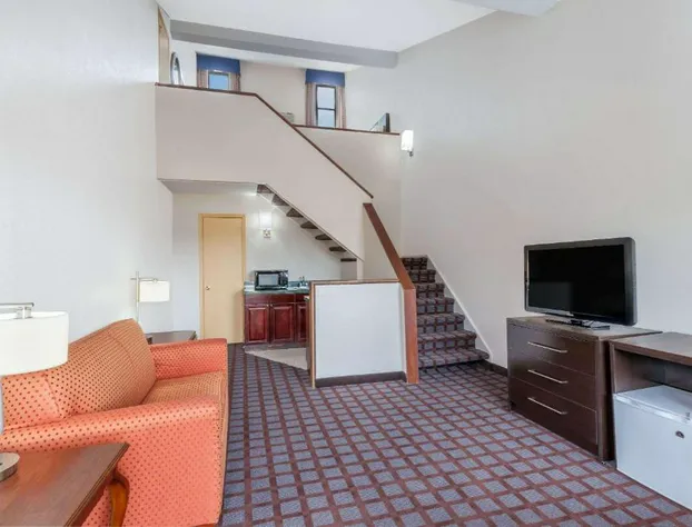 Days Inn by Wyndham Woodbury Long Island hotel detail image 3