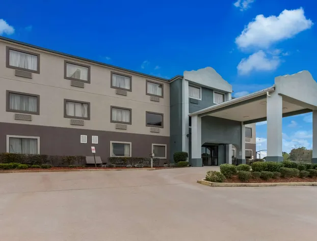 Quality Inn & Suites Pearl - Jackson hotel detail image 1