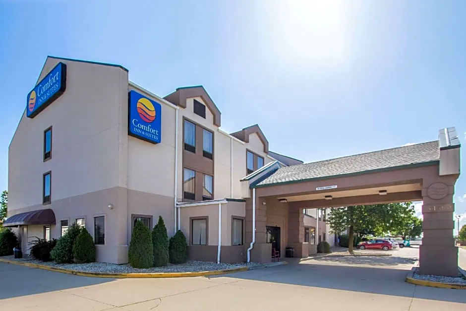 Comfort Inn And Suites Joplin hotel hero