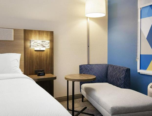 Holiday Inn Express & Suites Joplin Southeast by IHG hotel detail image 2