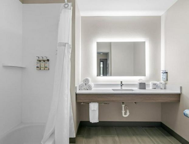 Holiday Inn Express & Suites Joplin Southeast by IHG hotel detail image 4