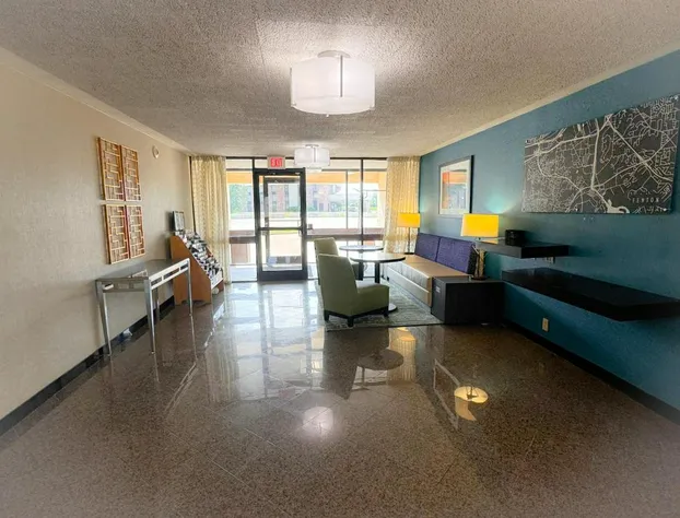 Heritage Inn & Suites St. Louis/Fenton, Trademark by Wyndham hotel detail image 4