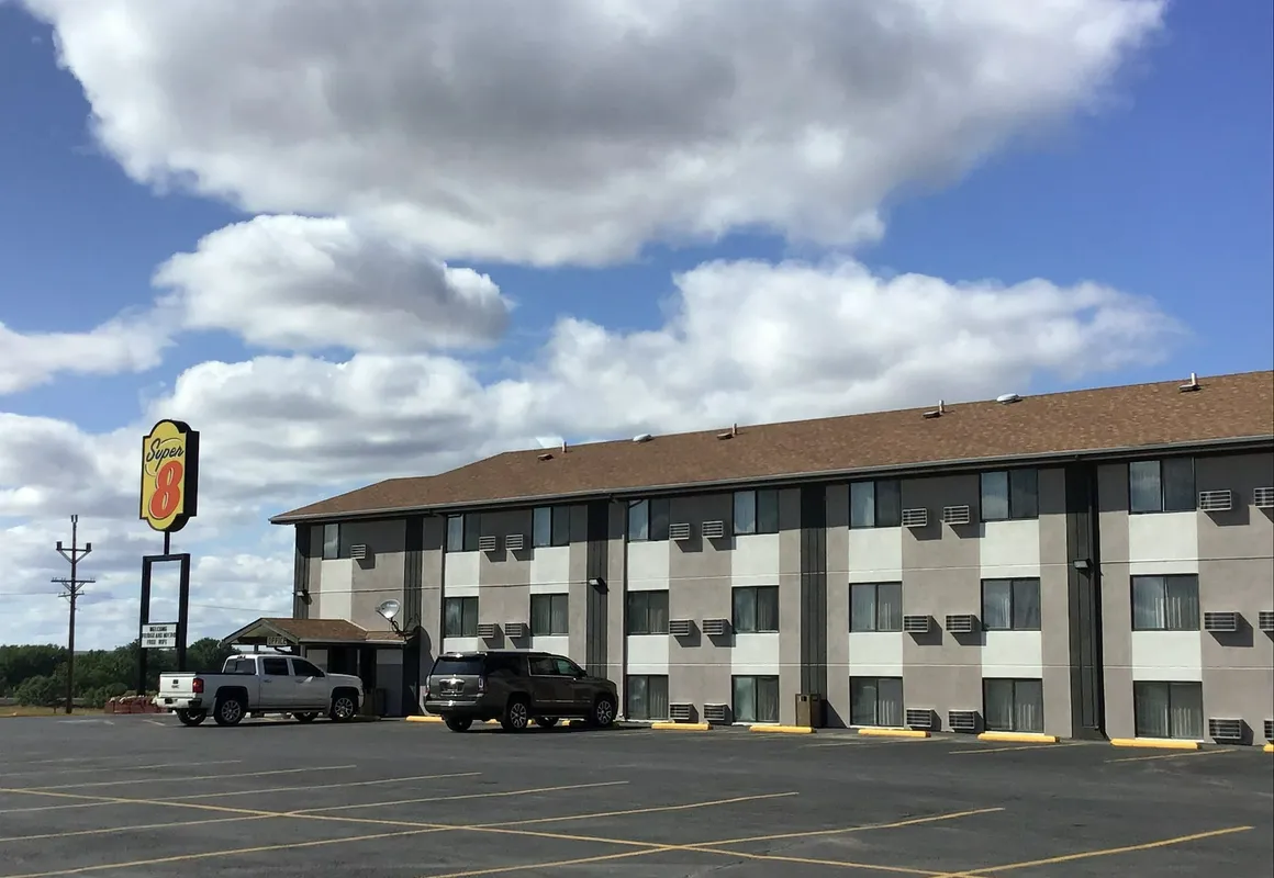 Super 8 by Wyndham Miles City hotel hero