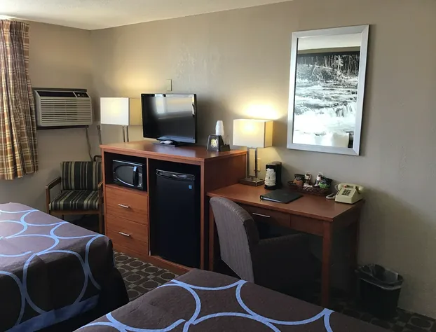 Super 8 by Wyndham Miles City hotel detail image 3