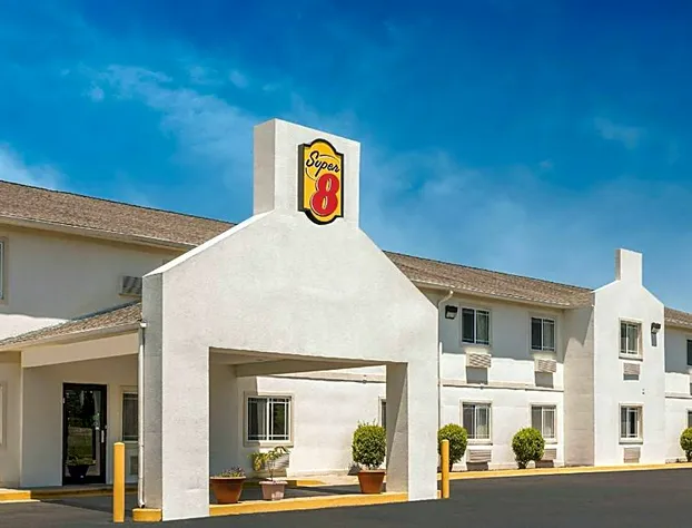 Super 8 by Wyndham Vicksburg hotel detail image 1