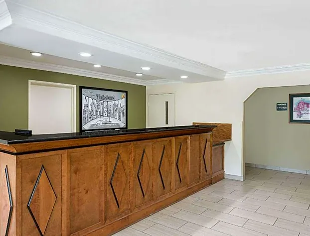 Super 8 by Wyndham Vicksburg hotel detail image 2