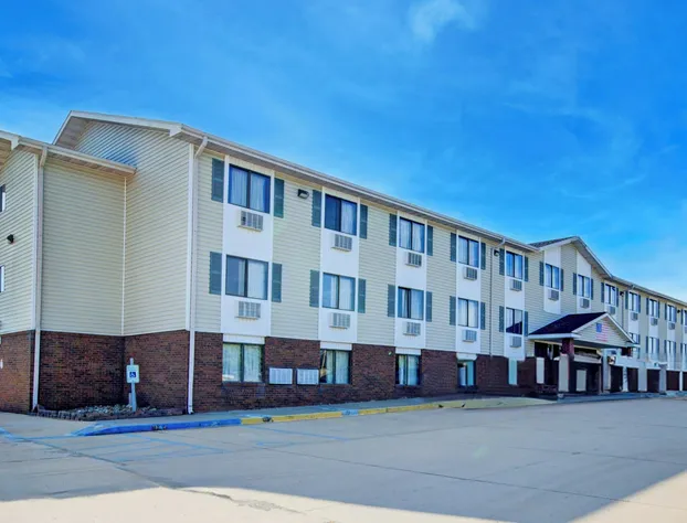 Capital O Amerihost Inn and Suites Kingdom City Hwy 54 MO hotel detail image 2