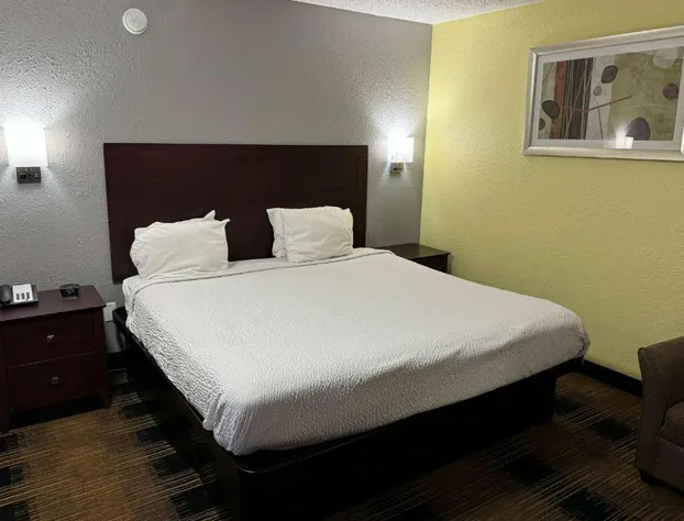 Travelodge by Wyndham Airport Platte City hotel detail image 4