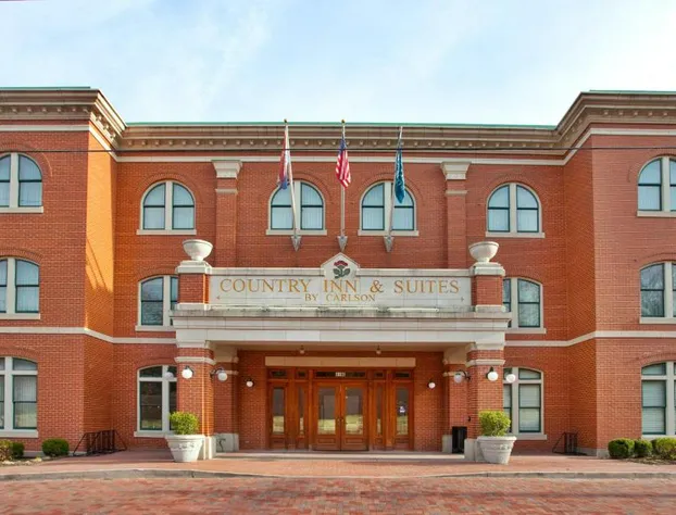 Country Inn & Suites by Radisson, St. Charles Historic District hotel detail image 2