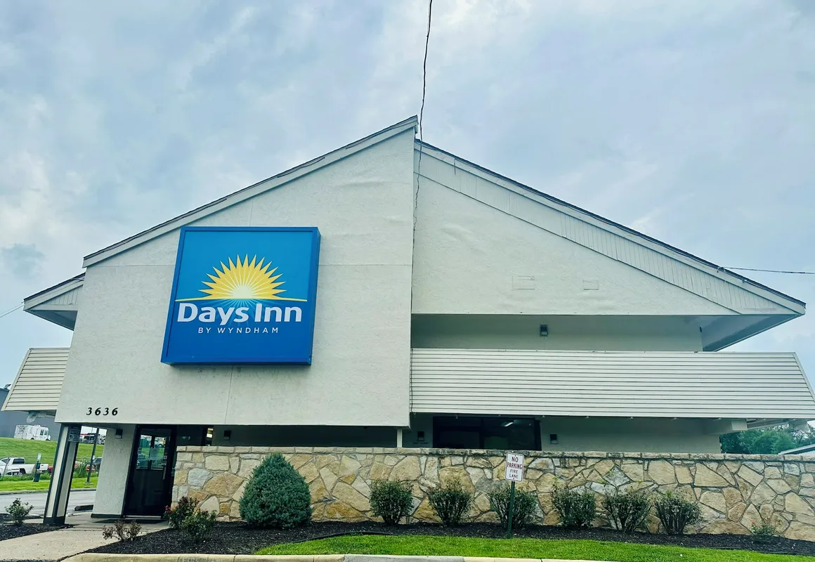Days Inn by Wyndham Kansas City Northeast hotel hero