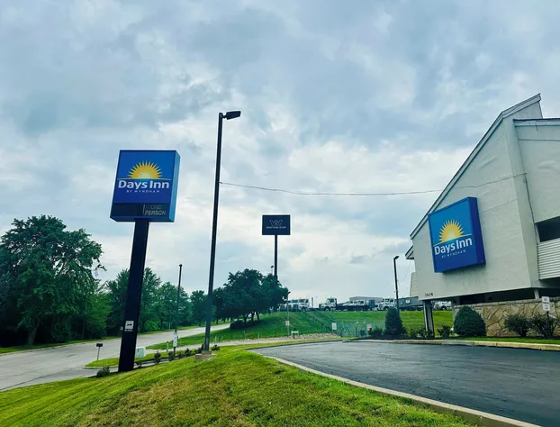 Days Inn by Wyndham Kansas City Northeast hotel detail image 2