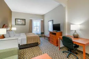 Quality Inn & Suites Jefferson City hotel detail image 2