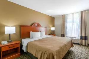 Quality Inn & Suites Jefferson City hotel detail image 4