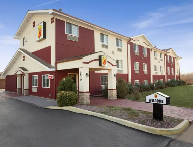 Super 8 by Wyndham Joplin hotel detail image 1