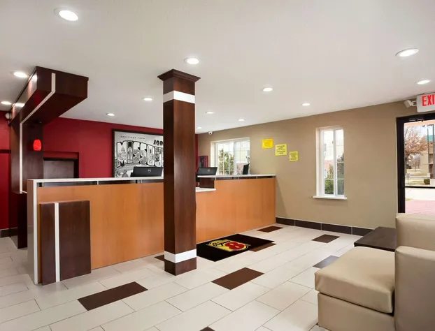 Super 8 by Wyndham Joplin hotel detail image 2