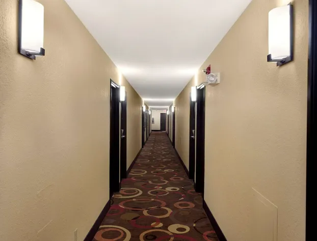 Super 8 by Wyndham Joplin hotel detail image 3