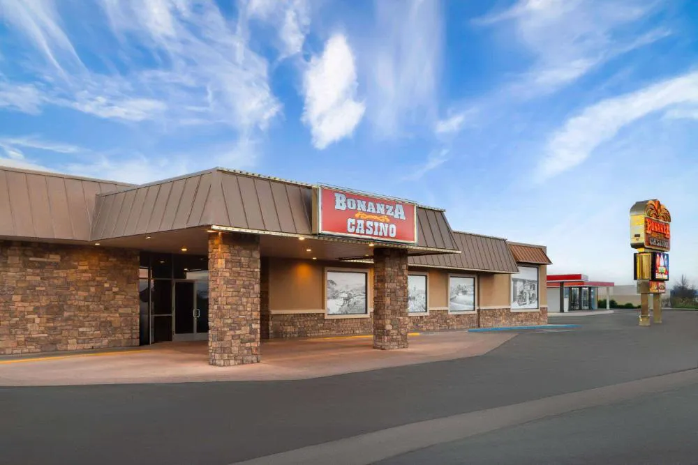 Super 8 by Wyndham Fallon hotel hero