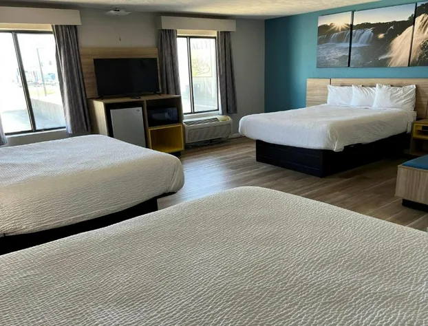 Days Inn by Wyndham Warrensburg hotel detail image 3