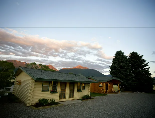 Yellowstone Valley Lodge, an Ascend Collection Hotel hotel detail image 2