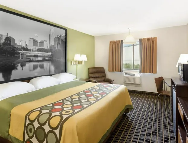 Super 8 by Wyndham Norfolk hotel detail image 3