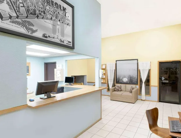 Super 8 by Wyndham Norfolk hotel detail image 1