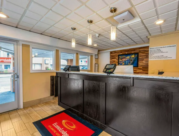Econo Lodge Beach and Boardwalk hotel detail image 2