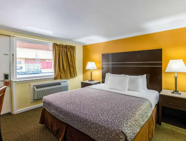 AC Lodge by Beach and Boardwalk hotel detail image 4