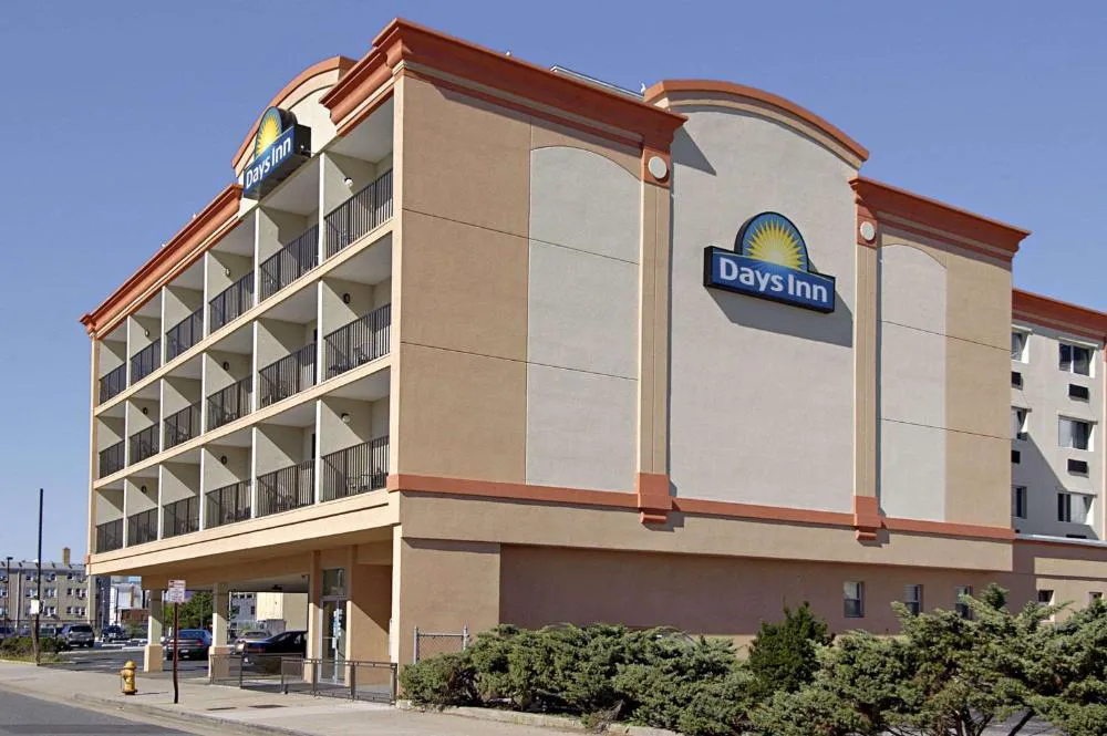 Days Inn by Wyndham Atlantic City Beachblock hotel hero