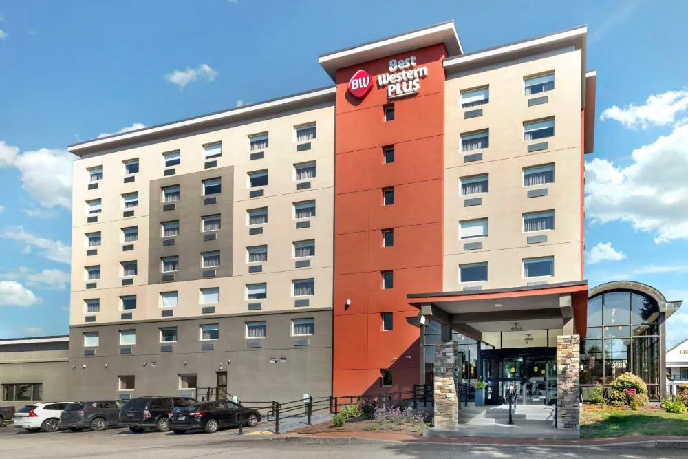 Best Western Plus Landmark Inn hotel hero