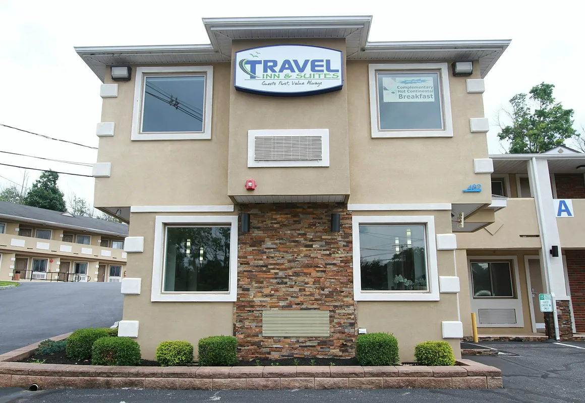 Travel Inn & Suites hotel hero