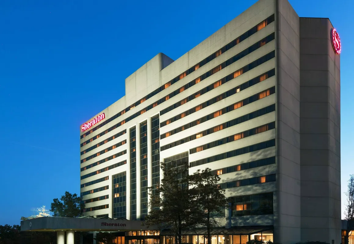 Sheraton Edison hotel hero