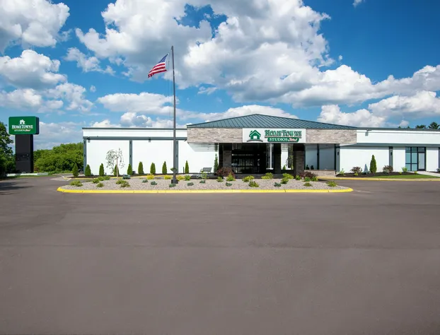 HomeTowne Studios by Red Roof & Conference Center Cortland hotel detail image 1